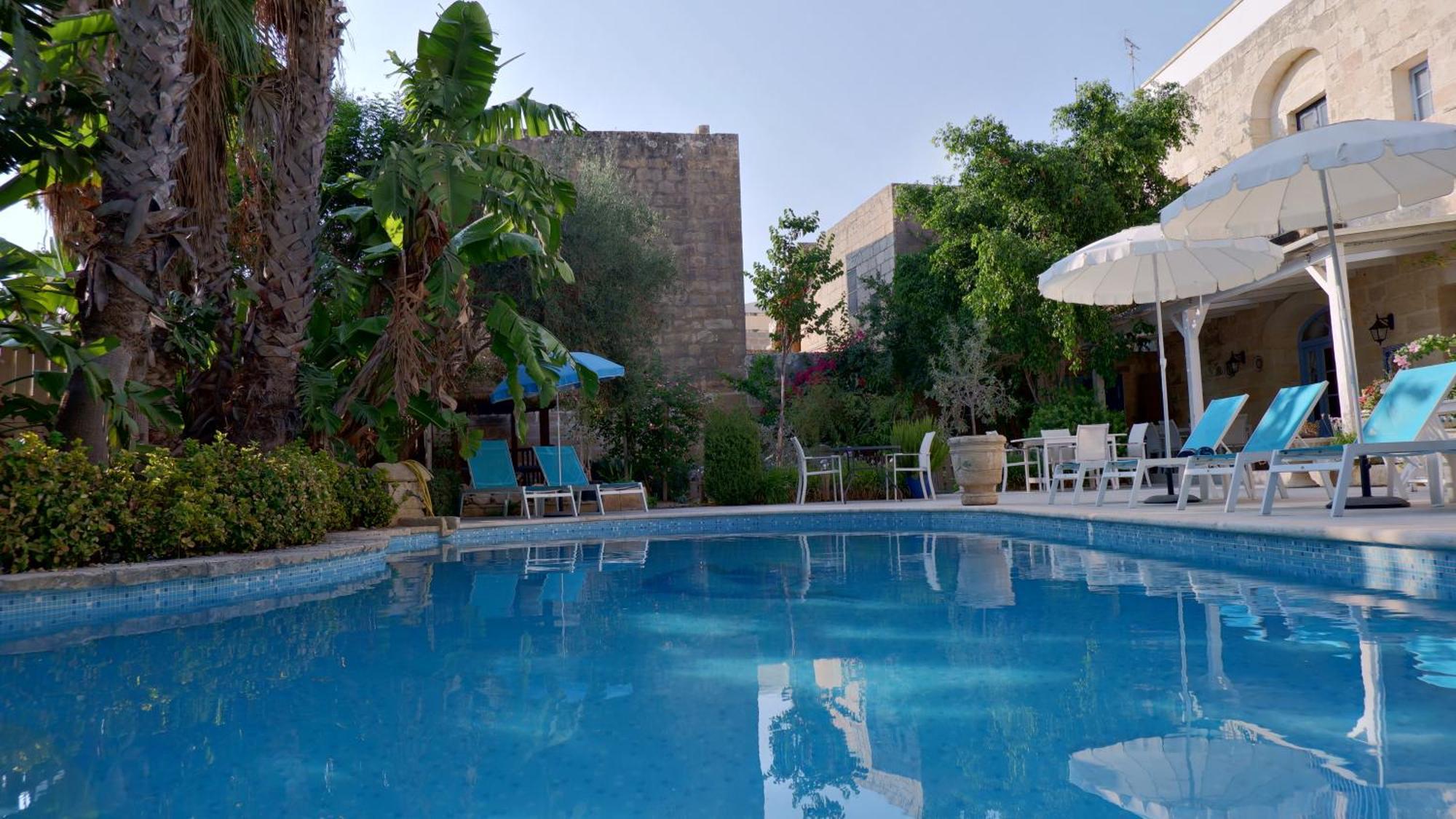 Village Knights Accommodation Żebbuġ Eksteriør bilde
