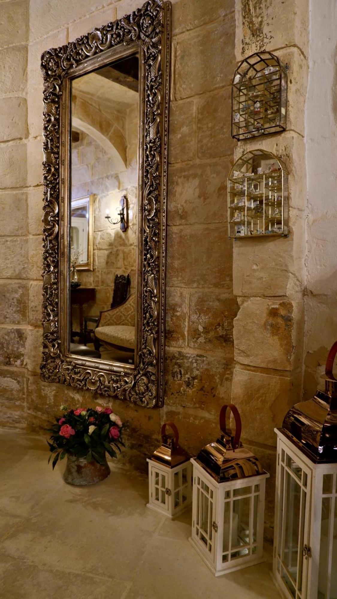 Village Knights Accommodation Żebbuġ Eksteriør bilde