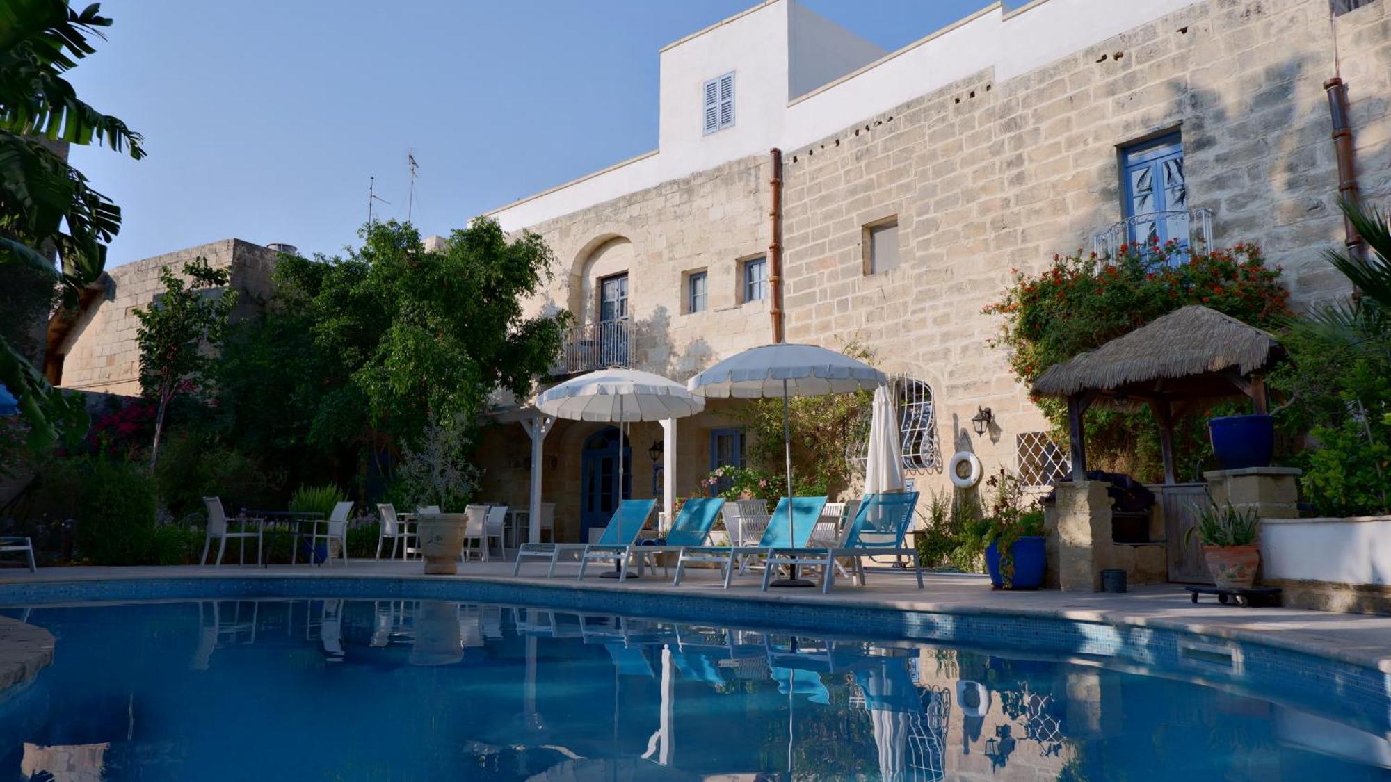 Village Knights Accommodation Żebbuġ Eksteriør bilde