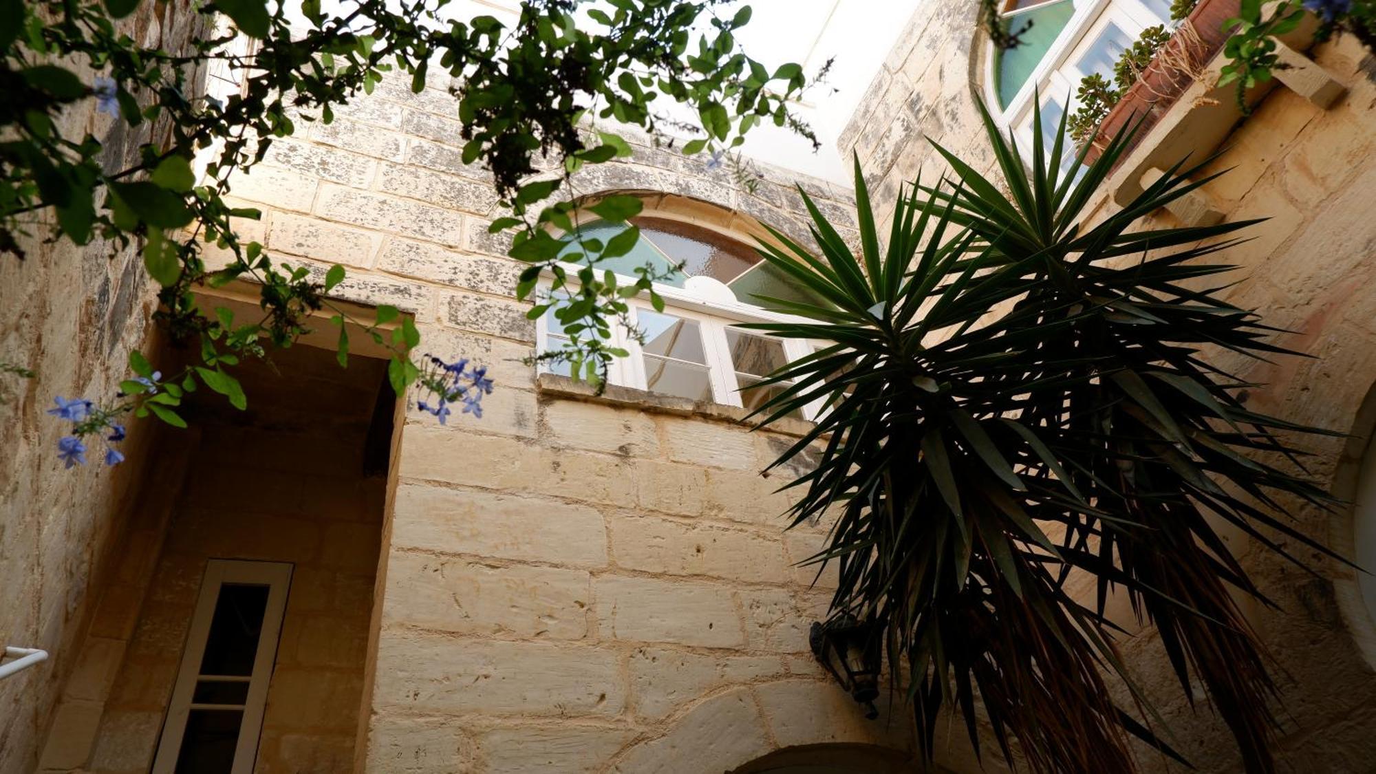Village Knights Accommodation Żebbuġ Eksteriør bilde
