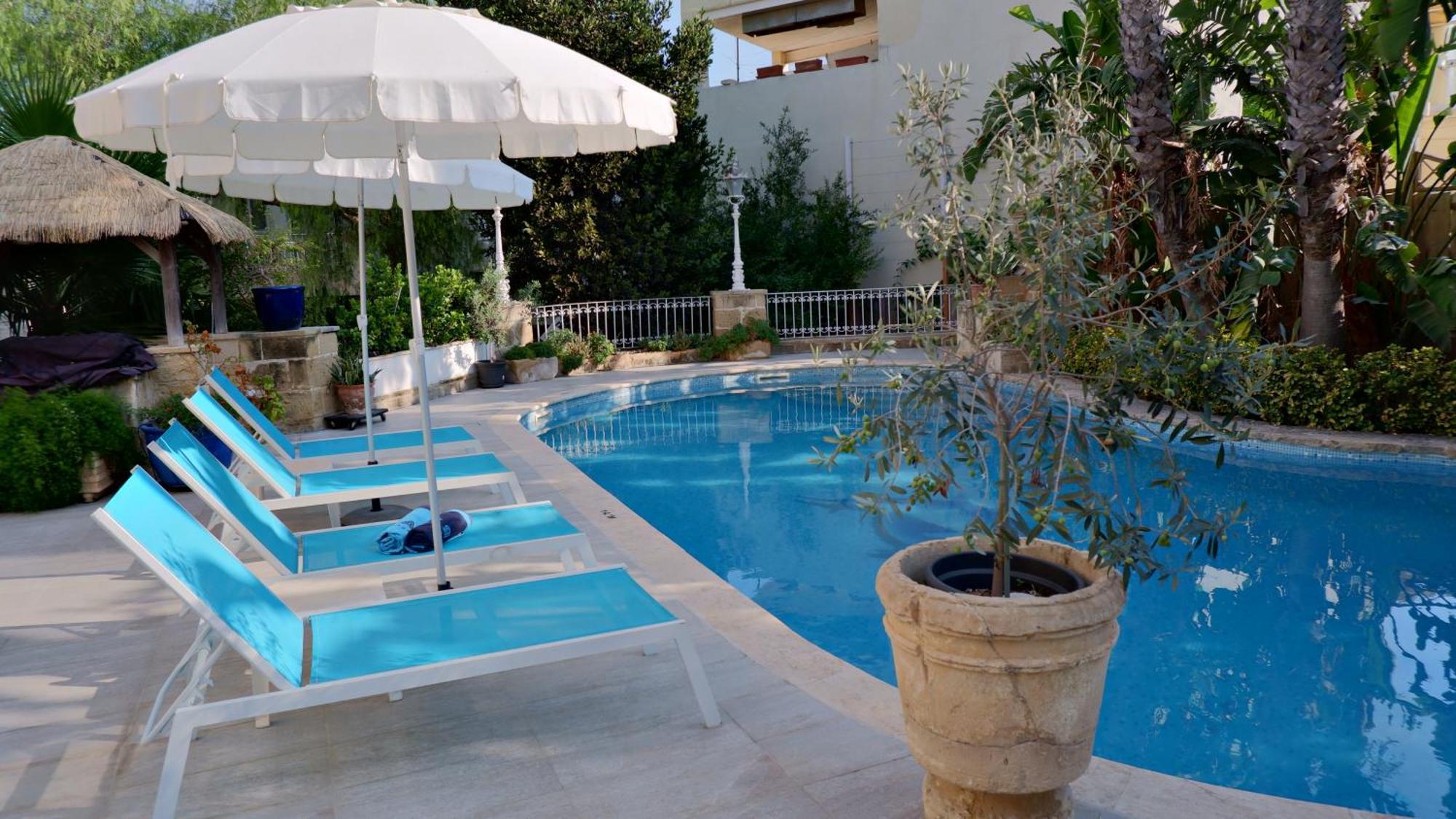Village Knights Accommodation Żebbuġ Eksteriør bilde
