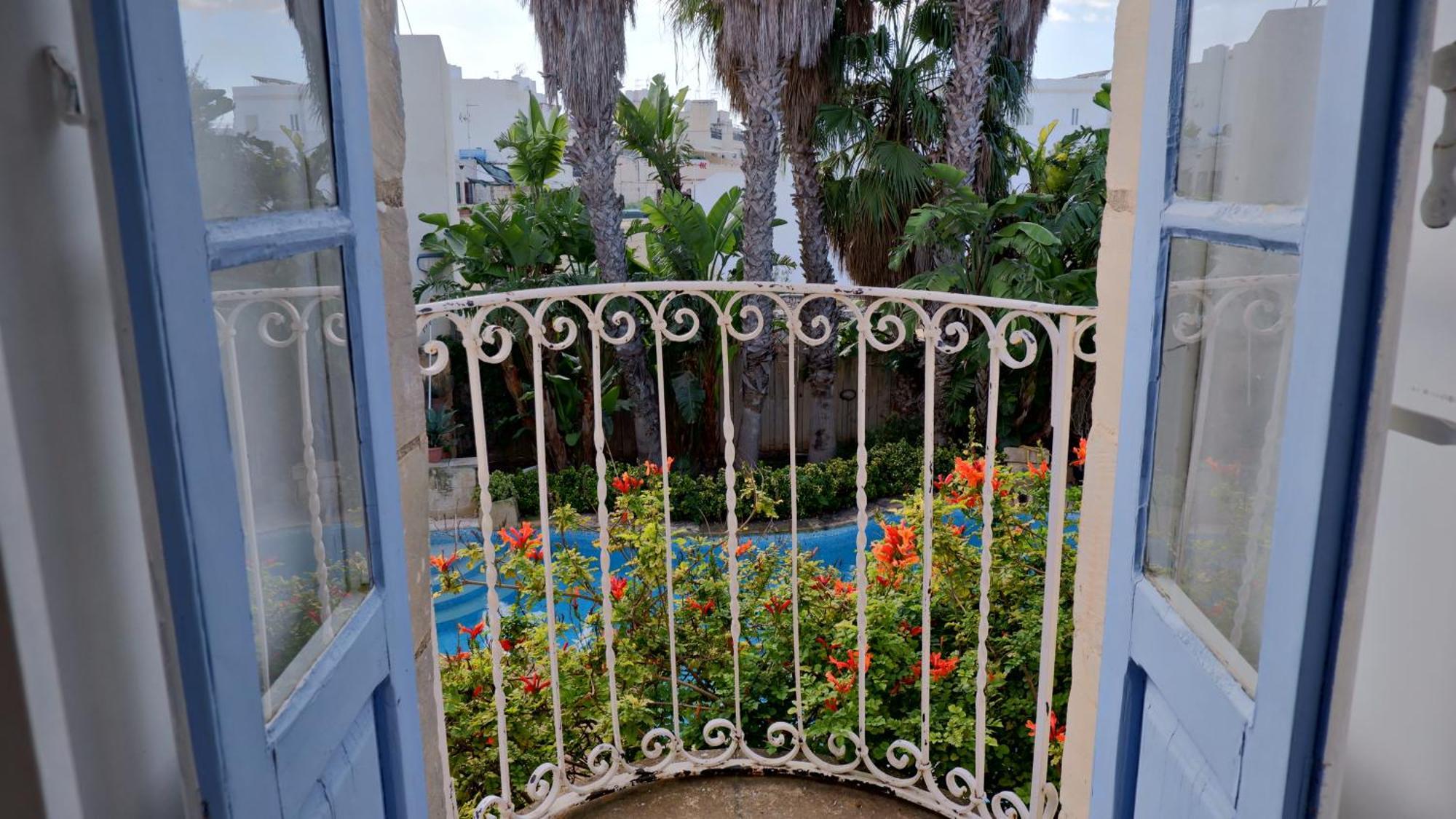 Village Knights Accommodation Żebbuġ Eksteriør bilde